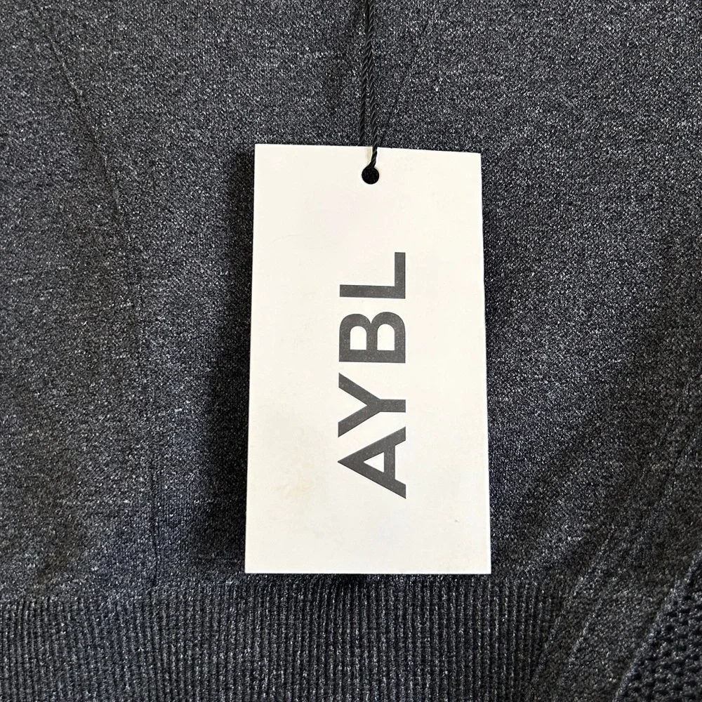 AYBL Balance V2 Seamless Long Sleeve Crop Top - Picture 5 of 6